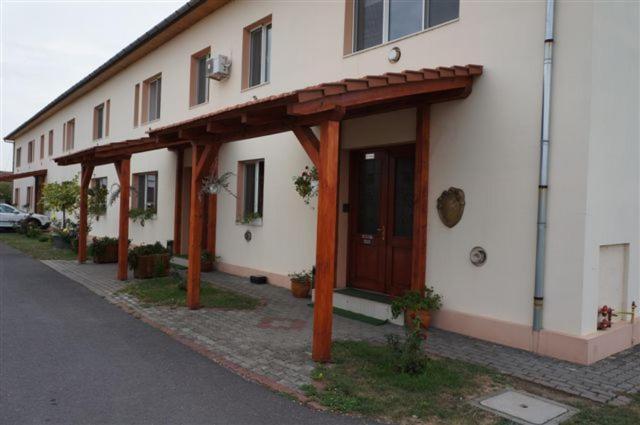 Vila Zoppas Inn Sînnicolau Mare Eksteriør bilde